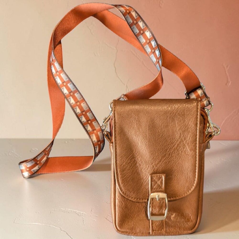 DISNEY PARKS Chewbacca Star Wars Galaxy’s Edge crossbody bag brown buckle snap